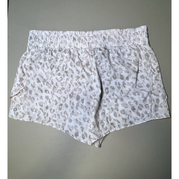 Avia Running Shorts With A Bike Liner Women’s L (12-14) Leopard Print - Picture 4 of 7